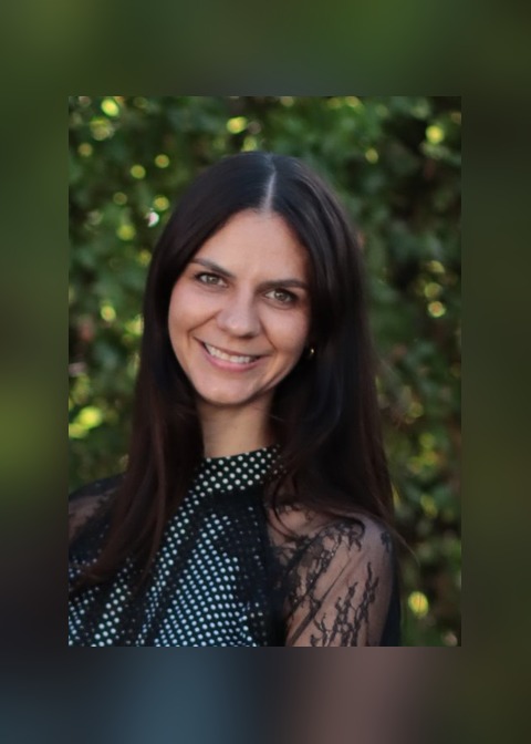 Alina Sacharow - CEO & Lead Developer
